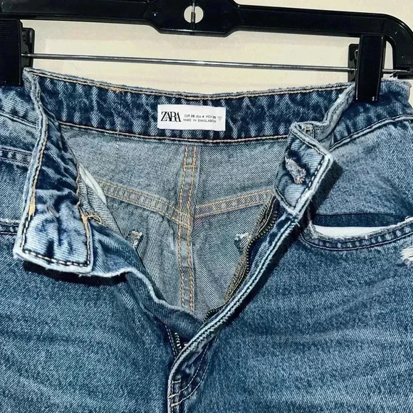Women’s Zara Ripped Jeans Size 4 - Picture 6 of 9